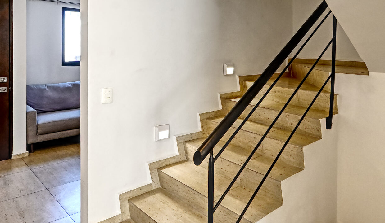 Tipo Roble - Escaleras (1)
